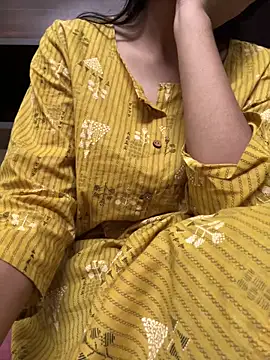 Snapshot of modelnishu chatting on February 6, 2:31 pm modelnishu online show from February 6, 2:31 pm