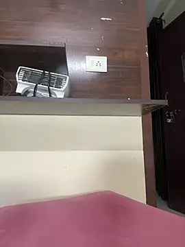 Snapshot of modelnishu chatting on February 12, 1:39 pm modelnishu online show from February 12, 1:39 pm