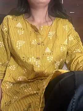 Snapshot of modelnishu chatting on February 16, 2:18 am modelnishu online show from February 16, 2:18 am