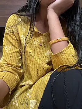 Snapshot of modelnishu chatting on February 18, 7:48 am modelnishu online show from February 18, 7:48 am