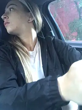 Reina Cummings online show from September 16, 4:46 am