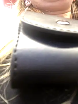 Reina Cummings online show from September 17, 4:03 am