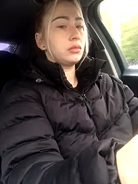 Reina Cummings online show from October 6, 5:05 am