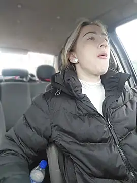 Reina Cummings online show from March 22, 5:55 am