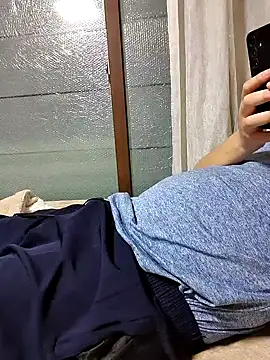 starvingo2002 online show from December 18, 8:53 am