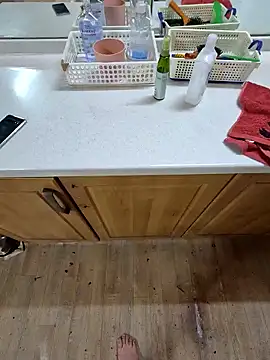 starvingo2002 online show from January 14, 3:56 am