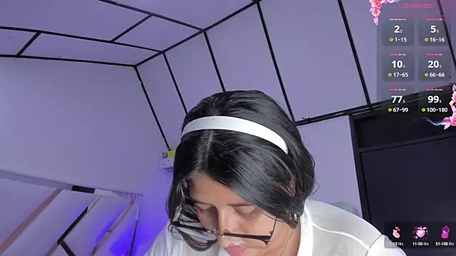 megann  up online show from October 9, 3:26 am