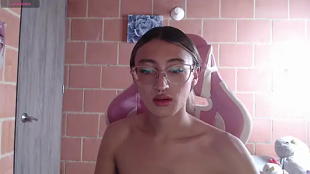 Snapshot of Andrea_camilaaa chatting on September 28, 4:12 pm Andrea camilaaa online show from September 28, 4:12 pm