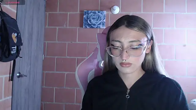 Snapshot of Andrea_camilaaa chatting on September 30, 2:00 pm Andrea camilaaa online show from September 30, 2:00 pm