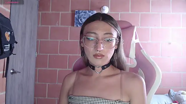 Snapshot of Andrea_camilaaa chatting on October 1, 3:29 pm Andrea camilaaa online show from October 1, 3:29 pm