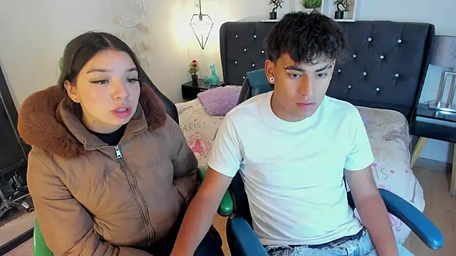Snapshot of Yiing_and_yang chatting on October 10, 10:47 am Yiing and yang online show from October 10, 10:47 am