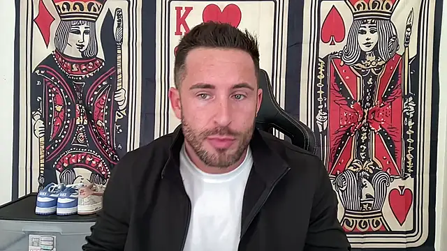 brettmycles28 online show from November 5, 3:56 pm