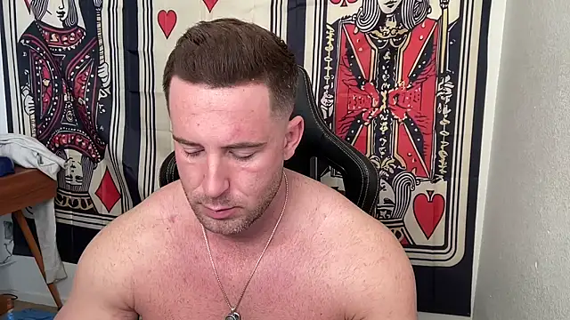 brettmycles28 online show from December 18, 7:42 pm