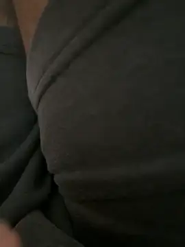 Snapshot of bigDick_000610 chatting on May 21, 7:21 pm bigDick 000610 online show from May 21, 7:21 pm