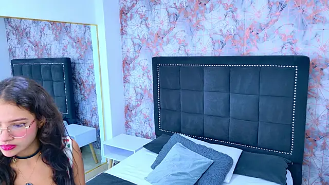 Angelique Angell online show from March 3, 7:42 pm