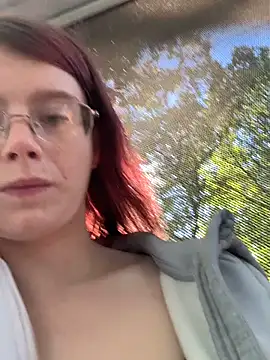 Snapshot of raen001 chatting on September 9, 7:52 am raen001 online show from September 9, 7:52 am