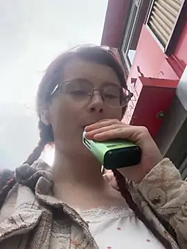 raen001 online show from April 15, 9:05 am