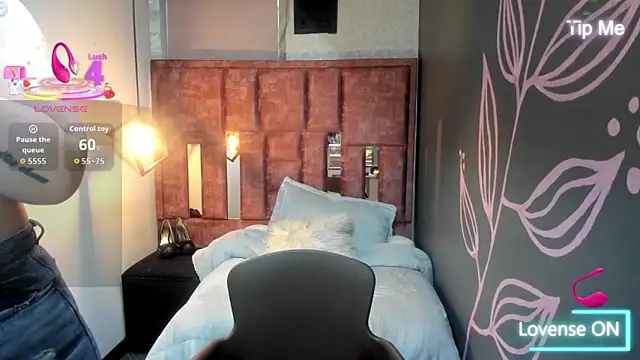 Isa Thompson   online show from September 15, 12:05 pm