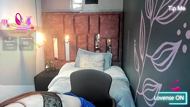 Isa Thompson   online show from September 17, 11:56 am