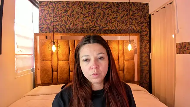 Isa Thompson   online show from December 1, 11:59 am