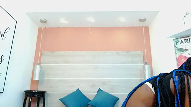 Snapshot of AlexandraCambell chatting on May 3, 7:47 am AlexandraCambell online show from May 3, 7:47 am