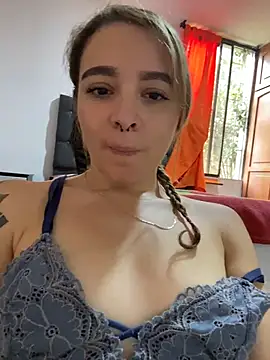 Snapshot of karla-thomsom10 chatting on February 24, 6:06 pm karla-thomsom10 online show from February 24, 6:06 pm