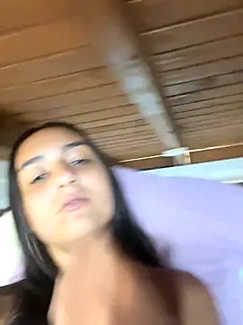 Snapshot of hannahhotwife chatting on January 7, 8:22 pm hannahhotwife online show from January 7, 8:22 pm