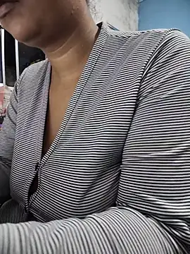 MichelleMore online show from October 24, 1:46 am