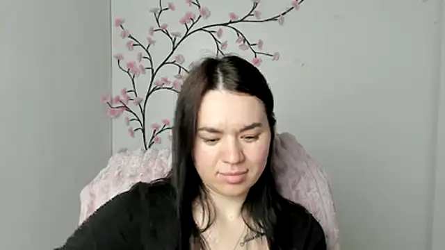 Lola Saymyname online show from May 16, 10:36 am