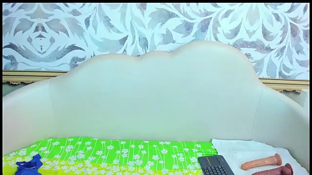 mishell lovely online show from December 14, 1:16 pm