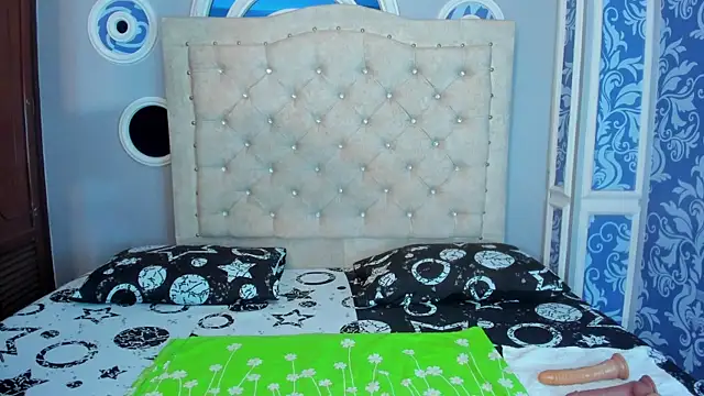 mishell lovely online show from December 19, 12:01 pm