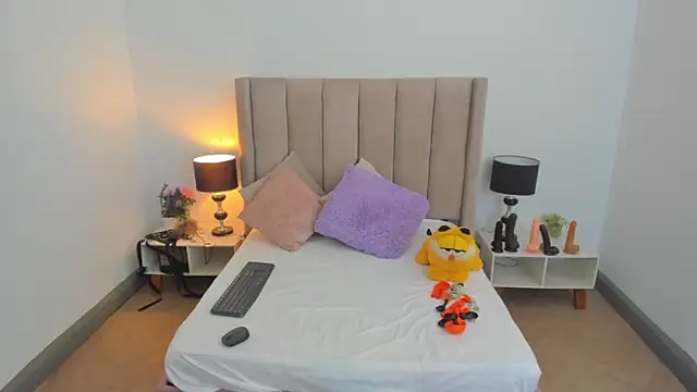 evvaa moon69 online show from October 3, 12:57 pm