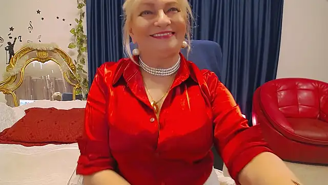 Snapshot of HypnotikCate chatting on March 1, 6:54 pm HypnotikCate online show from March 1, 6:54 pm