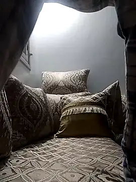 Snapshot of Simita12 chatting on February 23, 9:34 pm Simita12 online show from February 23, 9:34 pm