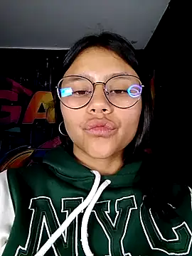 SofieLove 01 online show from April 16, 7:09 am