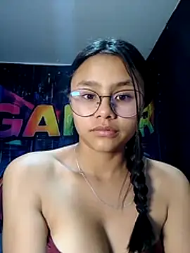 SofieLove 01 online show from April 18, 7:01 am