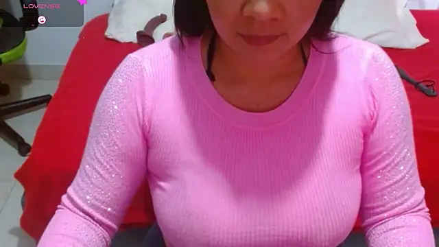 hiilarybrown online show from December 3, 7:56 pm