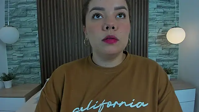 leilapons online show from September 22, 5:26 pm