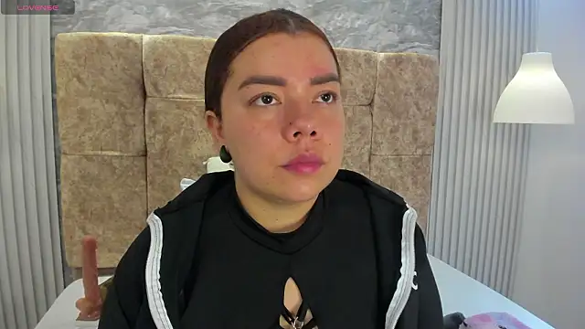 leilapons online show from January 18, 5:17 pm