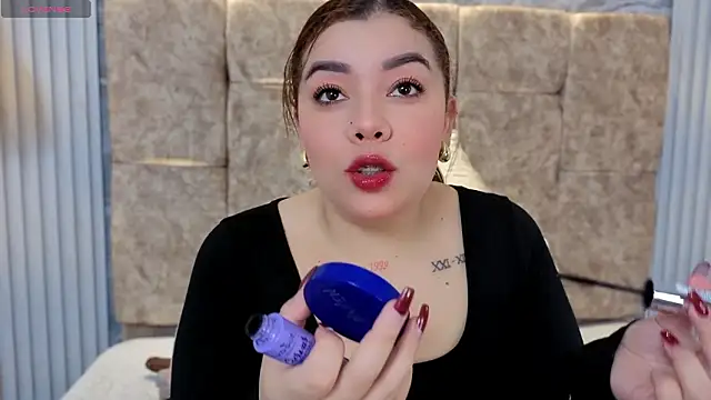 leilapons online show from February 20, 6:19 pm