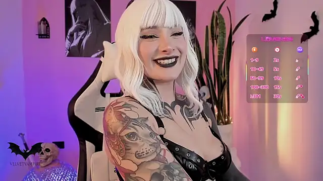 VelvetVampiree online show from December 3, 2:41 am