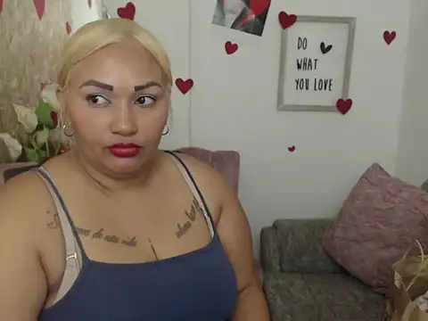 Snapshot of laleska_montenegro chatting on October 14, 3:57 pm laleska montenegro online show from October 14, 3:57 pm