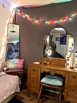 PeachyAriel online show from April 8, 3:56 pm