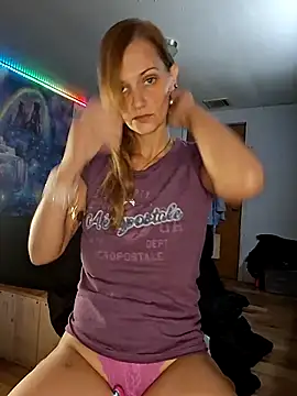 Snapshot of PeachyAriel chatting on June 30, 2:07 pm PeachyAriel online show from June 30, 2:07 pm
