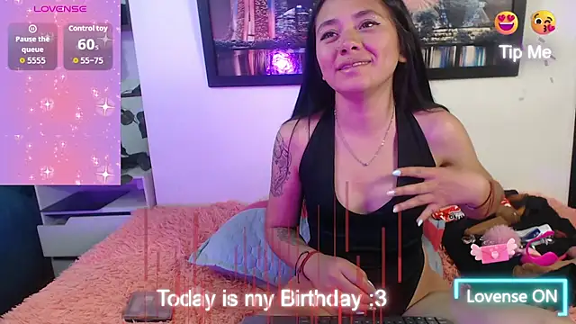 hellenngp online show from November 12, 8:19 pm