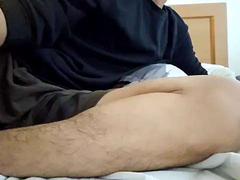 Snapshot of boy69horny chatting on October 12, 8:35 am boy69horny online show from October 12, 8:35 am