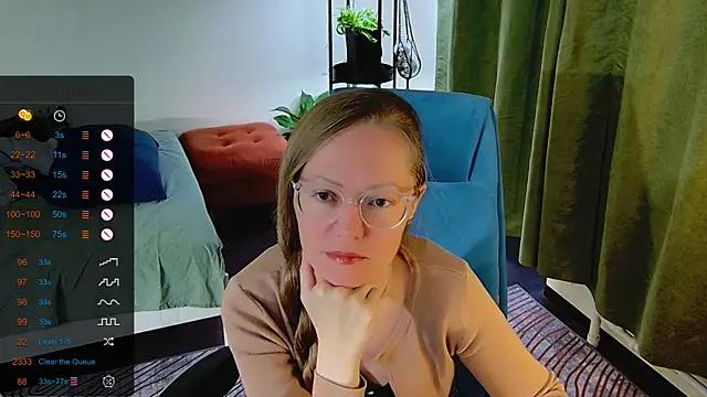 Snapshot of _Goldilocks_ chatting on September 11, 6:57 am  Goldilocks  online show from September 11, 6:57 am