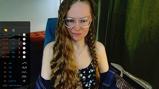 Snapshot of _Goldilocks_ chatting on September 21, 7:10 am  Goldilocks  online show from September 21, 7:10 am