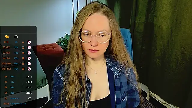 Snapshot of _Goldilocks_ chatting on September 25, 7:23 am  Goldilocks  online show from September 25, 7:23 am