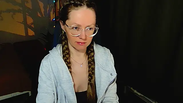 Snapshot of _Goldilocks_ chatting on September 30, 3:39 pm  Goldilocks  online show from September 30, 3:39 pm